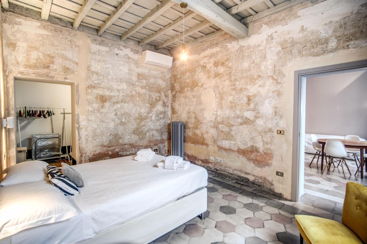רומא Stylish And Spacious Apartment Next To The Colosseum מראה חיצוני תמונה