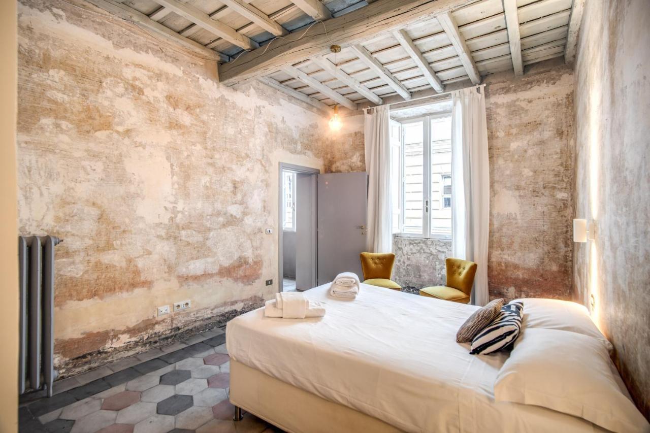 רומא Stylish And Spacious Apartment Next To The Colosseum מראה חיצוני תמונה
