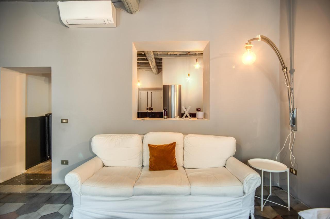 רומא Stylish And Spacious Apartment Next To The Colosseum מראה חיצוני תמונה