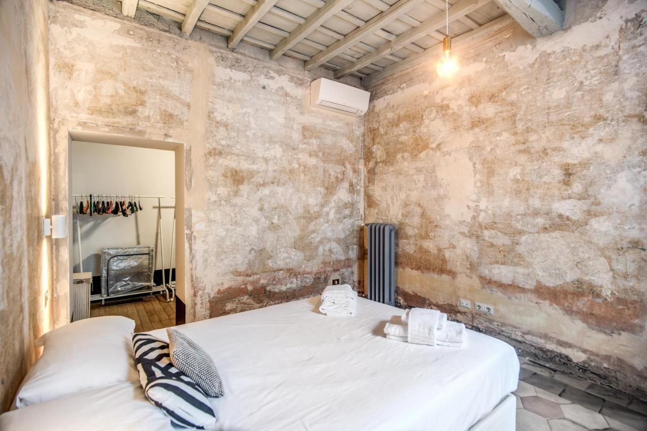 רומא Stylish And Spacious Apartment Next To The Colosseum מראה חיצוני תמונה