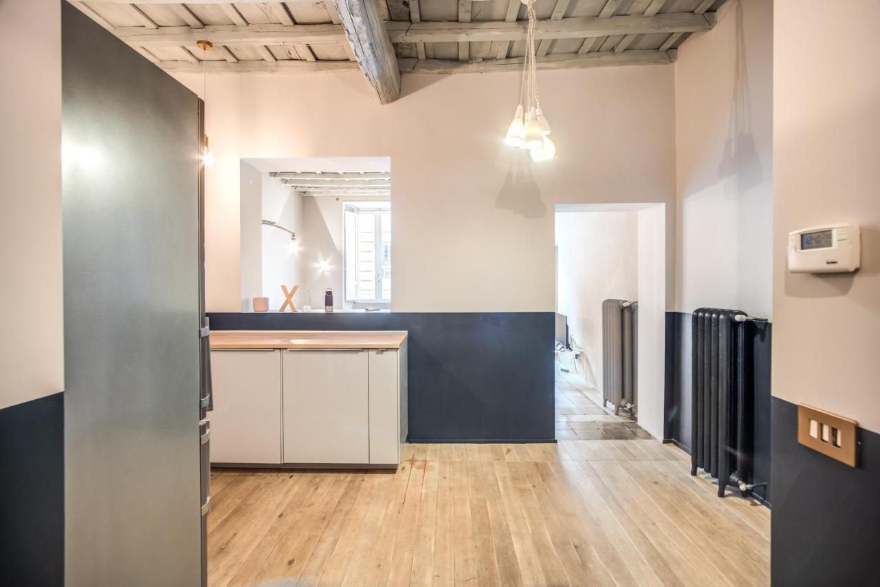 רומא Stylish And Spacious Apartment Next To The Colosseum מראה חיצוני תמונה
