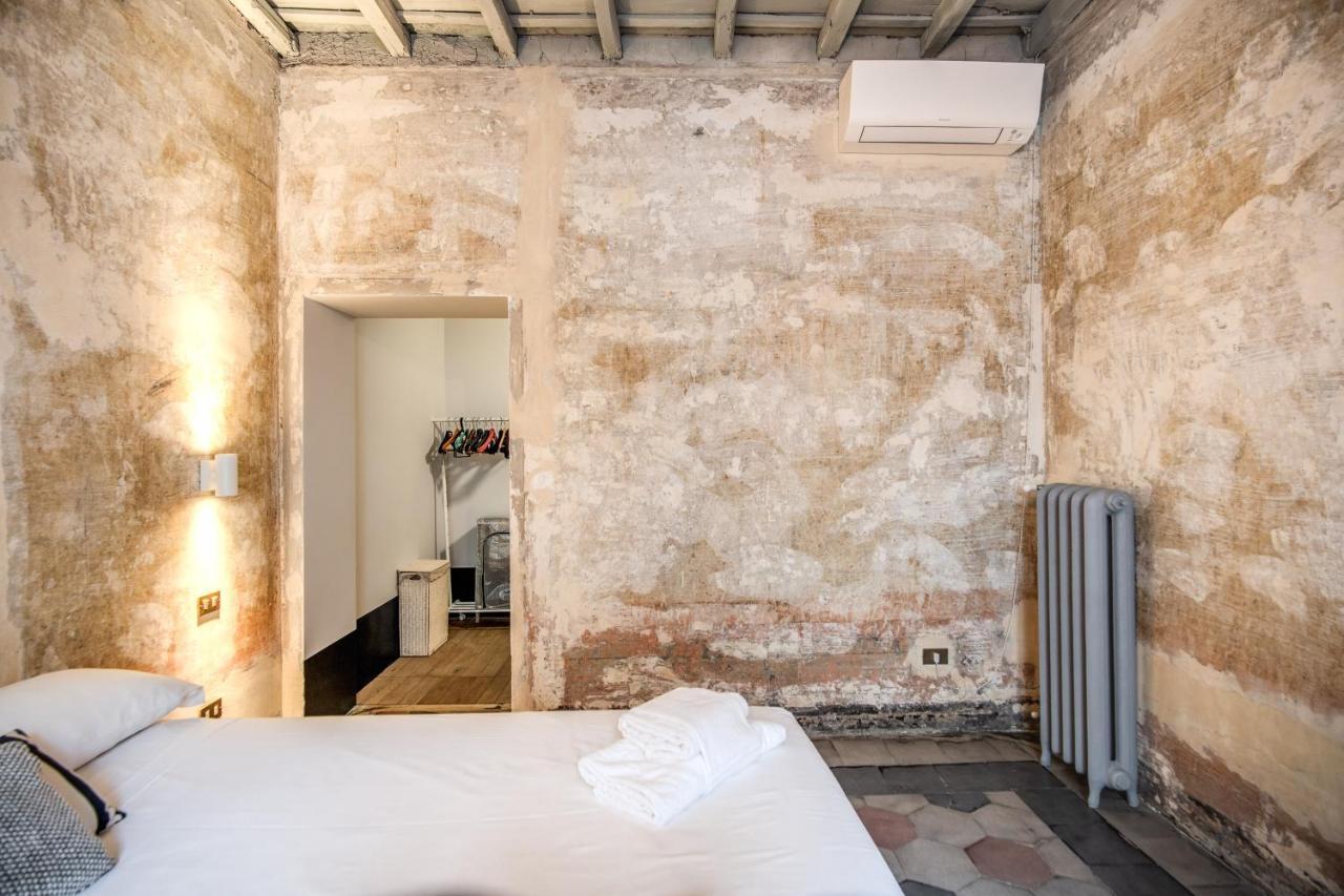 רומא Stylish And Spacious Apartment Next To The Colosseum מראה חיצוני תמונה